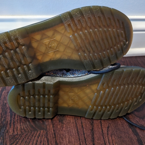 Dr. Marten's silver Metallica c boots, size 5 NEW - Picture 4 of 4